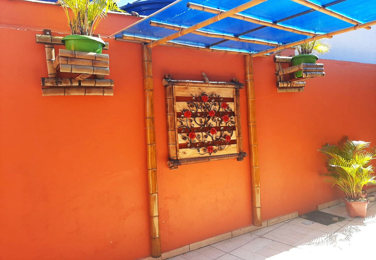 Casa em Bertioga - Casa linda com Piscina e Jogos, pertinho da Praia Casa em Bertioga - Casa linda com Piscina e Jogos, pertinho da Praia