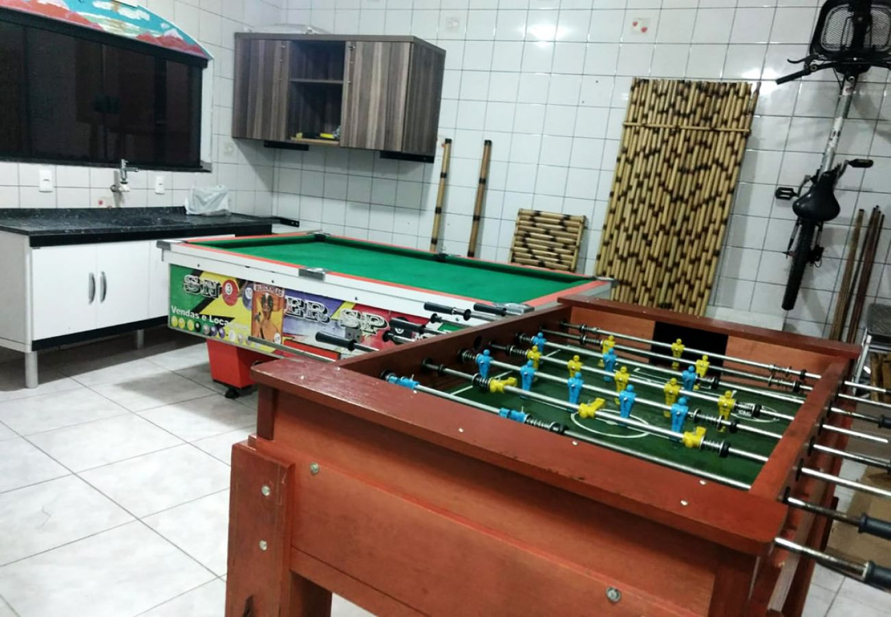 Casa em Bertioga - Casa linda com Piscina e Jogos, pertinho da Praia Casa em Bertioga - Casa linda com Piscina e Jogos, pertinho da Praia