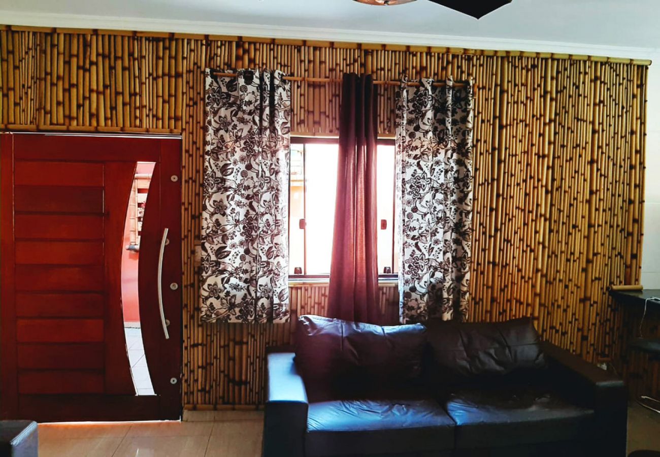 Casa em Bertioga - Casa linda com Piscina e Jogos, pertinho da Praia Casa em Bertioga - Casa linda com Piscina e Jogos, pertinho da Praia