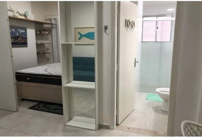 Apartamento em Santos - Apto aconchegante e bem localizado com ar e wi-fi Apartamento em Santos - Apto aconchegante e bem localizado com ar e wi-fi