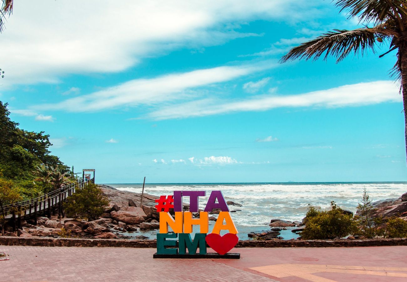 Casa em Itanhaém - Casa c pisc, churrasq, pet friendly a 200m do mar Casa em Itanhaém - Casa c pisc, churrasq, pet friendly a 200m do mar