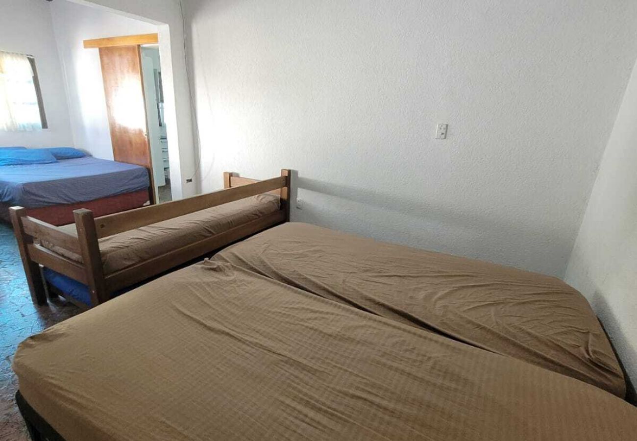 Casa em Itanhaém - Casa c pisc, churrasq, pet friendly a 200m do mar Casa em Itanhaém - Casa c pisc, churrasq, pet friendly a 200m do mar