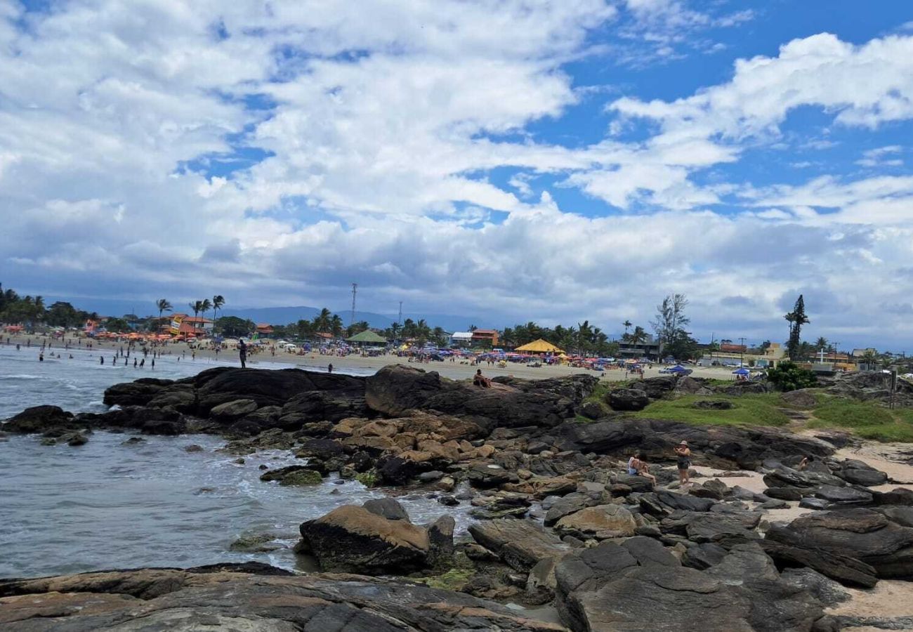 Casa em Itanhaém - Casa c pisc, churrasq, pet friendly a 200m do mar Casa em Itanhaém - Casa c pisc, churrasq, pet friendly a 200m do mar