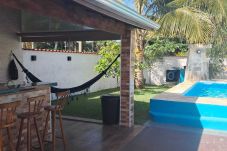 Casa em Itanhaém - Casa c pisc, churrasq, pet friendly a 200m do mar