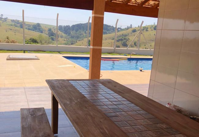 Casa em Mairinque - Chácara c piscina e churrasqueira em Mairinque/SP Casa em Mairinque - Chácara c piscina e churrasqueira em Mairinque/SP
