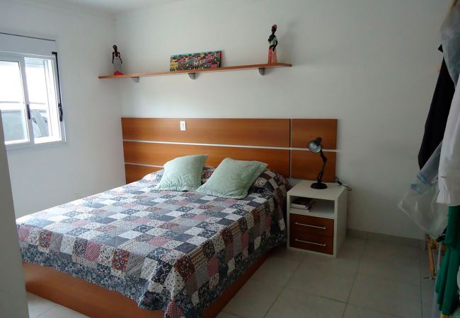 Casa em Guarujá - Conforto e lazer a 450 metros da Praia da Enseada Casa em Guarujá - Conforto e lazer a 450 metros da Praia da Enseada