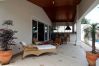 Casa em Guarujá - Conforto e lazer a 450 metros da Praia da Enseada Casa em Guarujá - Conforto e lazer a 450 metros da Praia da Enseada