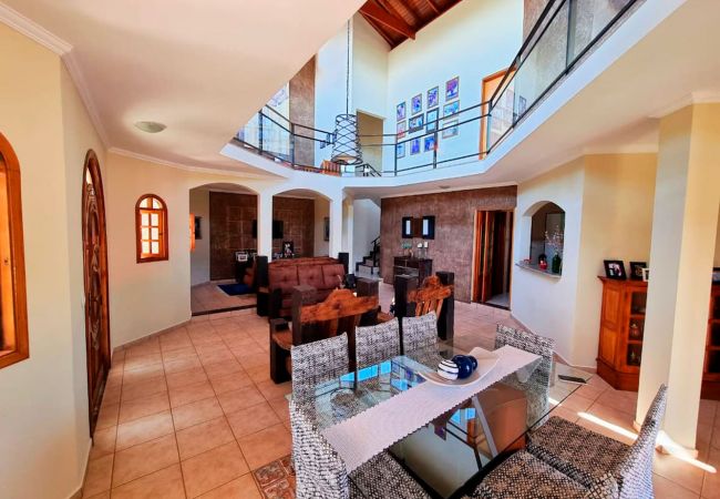 Casa em Mairinque - Casa de campo com Wi-Fi e lazer em Mairinque/SP Casa em Mairinque - Casa de campo com Wi-Fi e lazer em Mairinque/SP