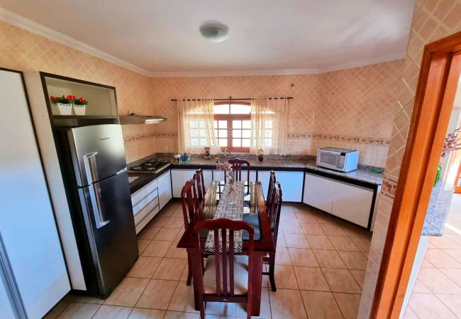 Casa em Mairinque - Casa de campo com Wi-Fi e lazer em Mairinque/SP Casa em Mairinque - Casa de campo com Wi-Fi e lazer em Mairinque/SP