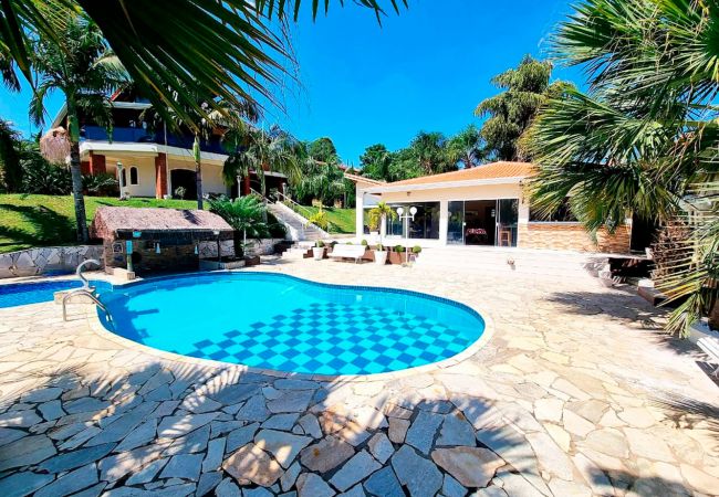 Casa em Mairinque - Casa de campo com Wi-Fi e lazer em Mairinque/SP Casa em Mairinque - Casa de campo com Wi-Fi e lazer em Mairinque/SP