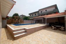 Casa em Peruíbe - Peruíbe: casa c churrasq e piscina a 200m da praia
