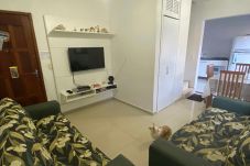 Apartamento em Guarujá - Novidade - Apto a 500 metros da praia da Enseada
