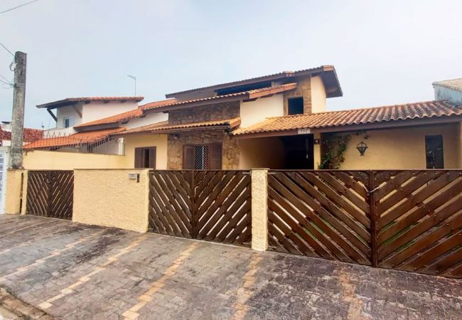 Casa em Peruíbe - Incrível casa c Wi-Fi a 280 m do mar em Peruíbe/SP Casa em Peruíbe - Incrível casa c Wi-Fi a 280 m do mar em Peruíbe/SP