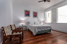 Apartamento em Rio de Janeiro - BI701 (Zona3)