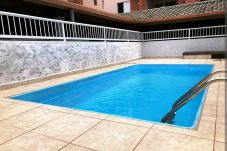 Apartamento em Ubatuba - Incrível Apto com piscina e churrasq em Ubatuba/SP