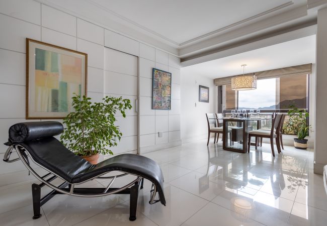 Apartamento em Rio de Janeiro - LC2207 (Barra) Apartamento em Rio de Janeiro - LC2207 (Barra)