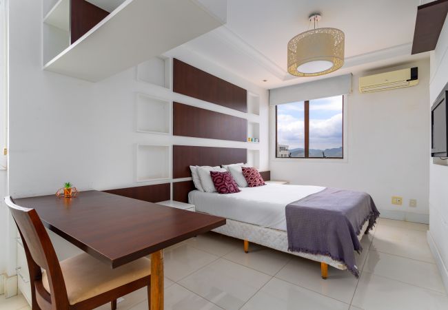 Apartamento em Rio de Janeiro - LC2207 (Barra) Apartamento em Rio de Janeiro - LC2207 (Barra)