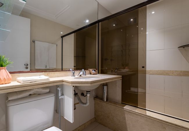 Apartamento em Rio de Janeiro - LC2207 (Barra) Apartamento em Rio de Janeiro - LC2207 (Barra)