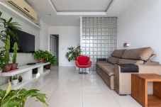 Apartamento em Rio de Janeiro - LC2207 (Barra)