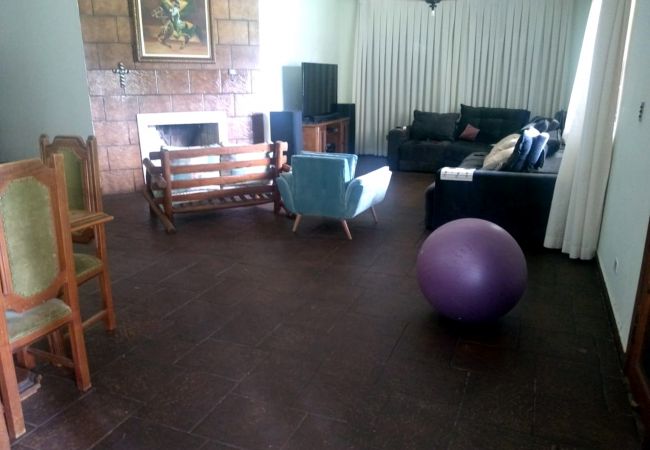 Casa em Itu - Bela Chácara com sauna, lareira e lazer em Itu/SP Casa em Itu - Bela Chácara com sauna, lareira e lazer em Itu/SP