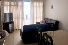 Apartamento em Guarujá - Lindo Apto a 50 metros da Praia de Pitangueiras/SP