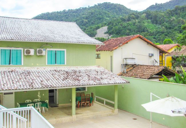 Casa em Angra dos Reis - Casa com Wi-Fi a 230m da Praia de Garatucaia/RJ  Casa em Angra dos Reis - Casa com Wi-Fi a 230m da Praia de Garatucaia/RJ