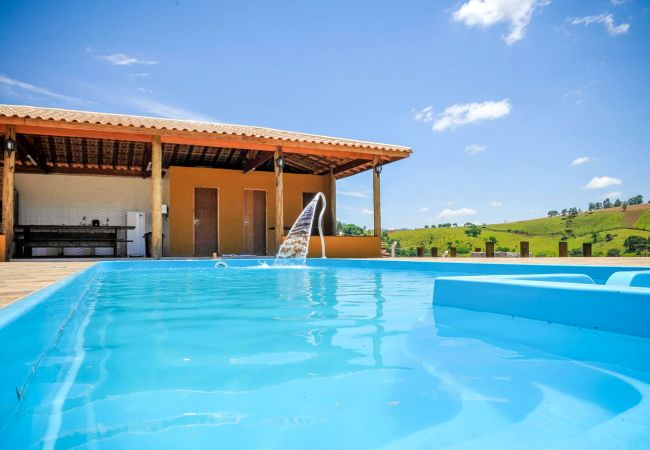 Casa em Socorro - Incrível chácara com piscina e Wi-Fi em Socorro/SP Casa em Socorro - Incrível chácara com piscina e Wi-Fi em Socorro/SP