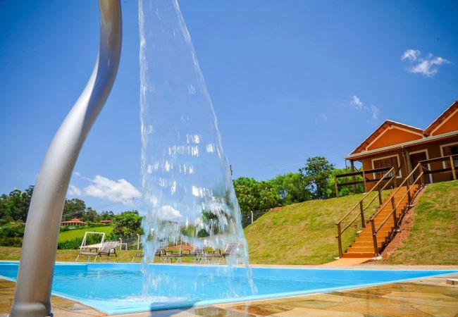 Casa em Socorro - Incrível chácara com piscina e Wi-Fi em Socorro/SP Casa em Socorro - Incrível chácara com piscina e Wi-Fi em Socorro/SP