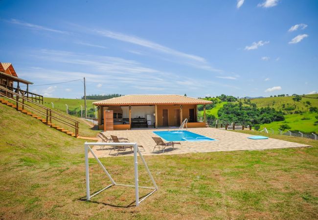 Casa em Socorro - Incrível chácara com piscina e Wi-Fi em Socorro/SP Casa em Socorro - Incrível chácara com piscina e Wi-Fi em Socorro/SP