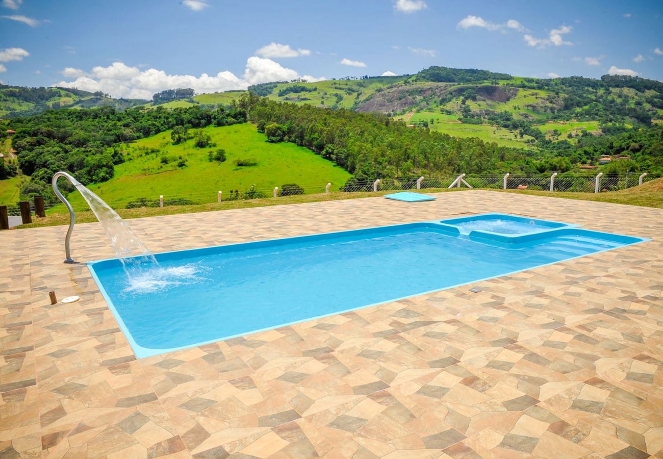 Casa em Socorro - Incrível chácara com piscina e Wi-Fi em Socorro/SP Casa em Socorro - Incrível chácara com piscina e Wi-Fi em Socorro/SP