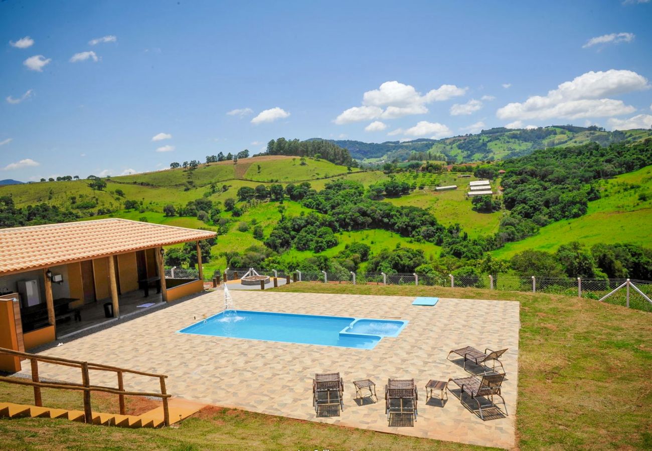 Casa em Socorro - Incrível chácara com piscina e Wi-Fi em Socorro/SP Casa em Socorro - Incrível chácara com piscina e Wi-Fi em Socorro/SP
