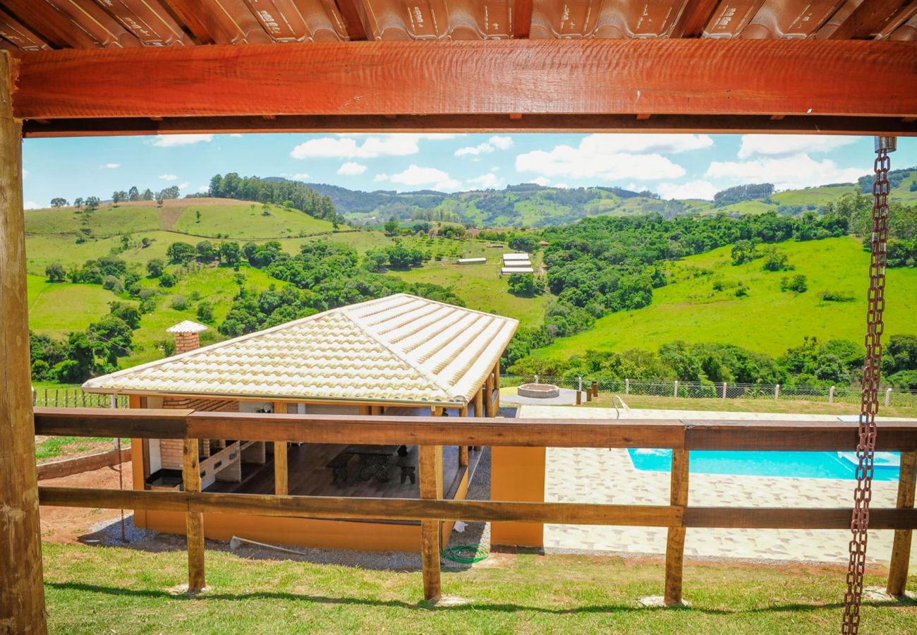 Casa em Socorro - Incrível chácara com piscina e Wi-Fi em Socorro/SP Casa em Socorro - Incrível chácara com piscina e Wi-Fi em Socorro/SP
