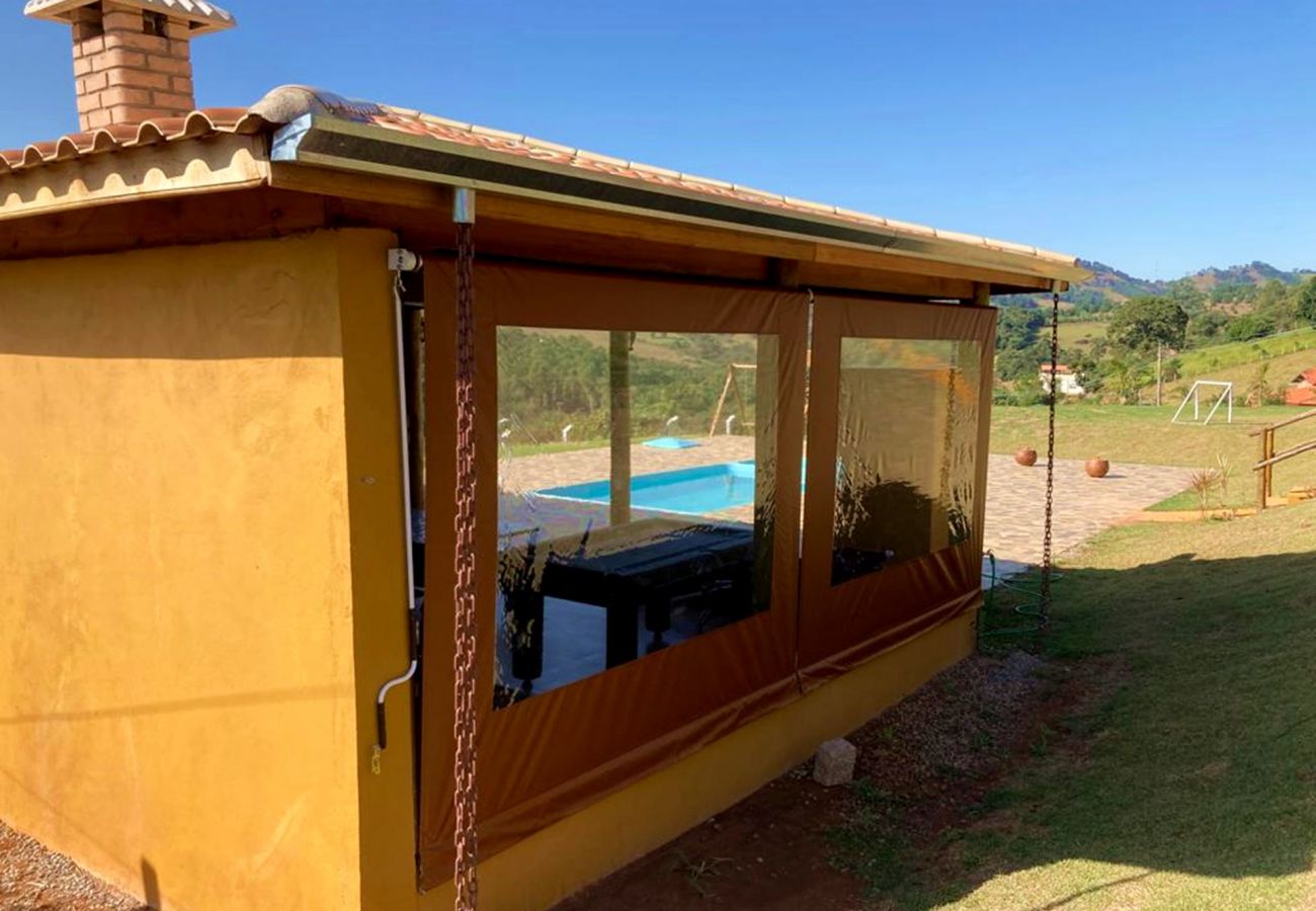 Casa em Socorro - Incrível chácara com piscina e Wi-Fi em Socorro/SP Casa em Socorro - Incrível chácara com piscina e Wi-Fi em Socorro/SP