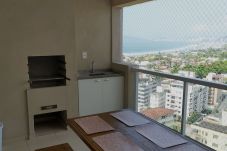 Apartamento em Guarujá - Apto c área gourmet e vista pro mar em Guarujá/SP
