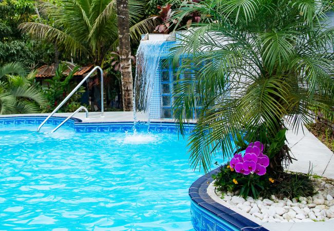 Casa em Bertioga - Casa c Piscina e Jacuzzi a 500m da Praia Guaratuba