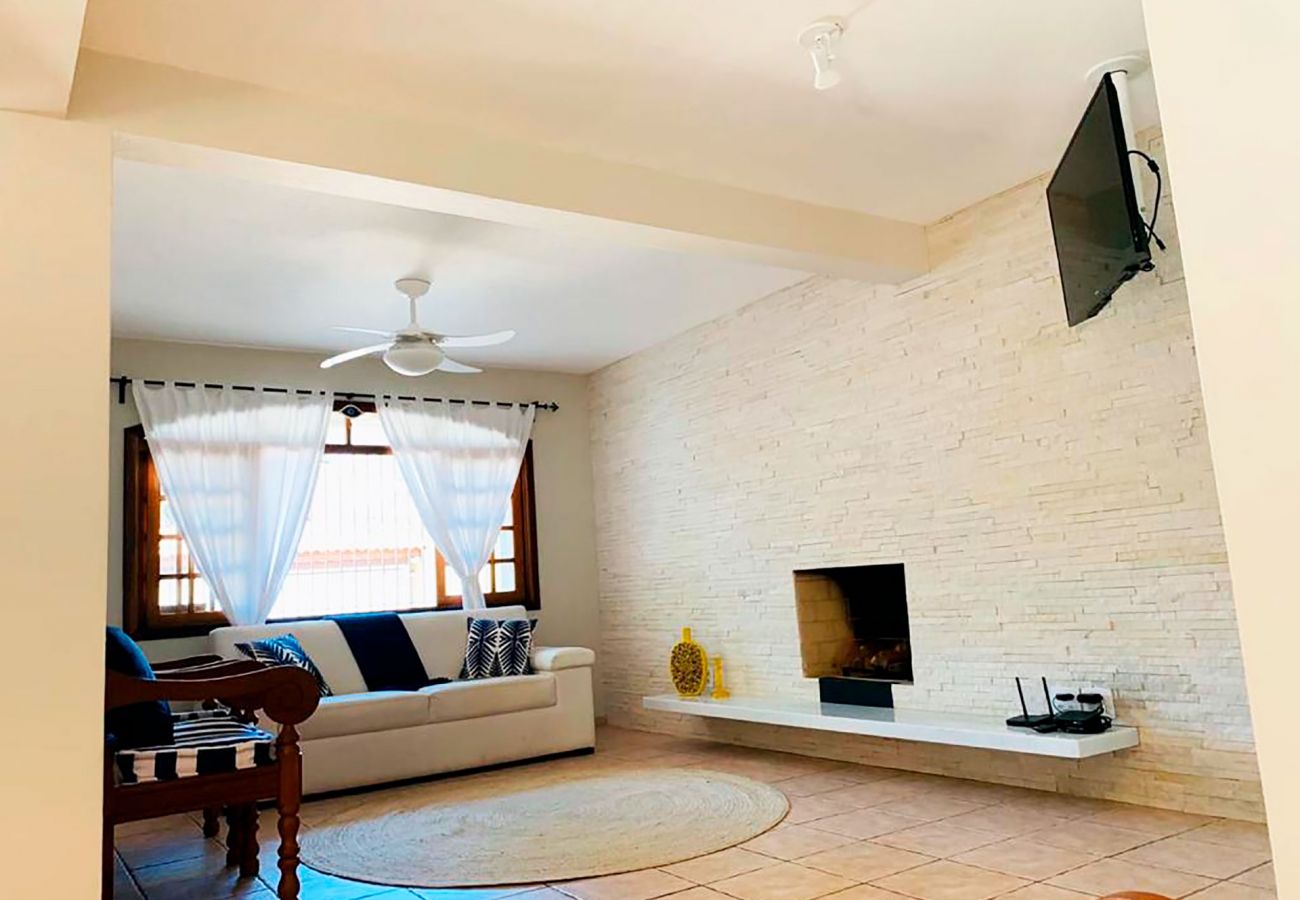 Casa em São Sebastião - Incrível casa a 13 min a pé da Praia de Juquehy/SP Casa em São Sebastião - Incrível casa a 13 min a pé da Praia de Juquehy/SP