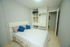 Apartamento em Bertioga - Apto a 500m da praia em Riviera de São Lourenço/SP