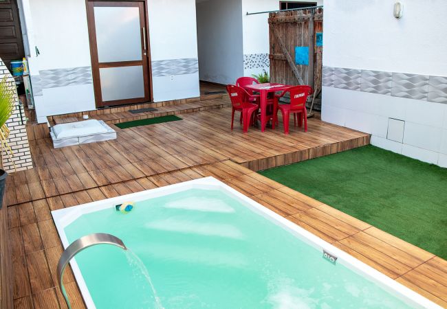 Casa em Camaçari - Casa com Wi-Fi e Piscina perfeita em Camaçari/BA Casa em Camaçari - Casa com Wi-Fi e Piscina perfeita em Camaçari/BA