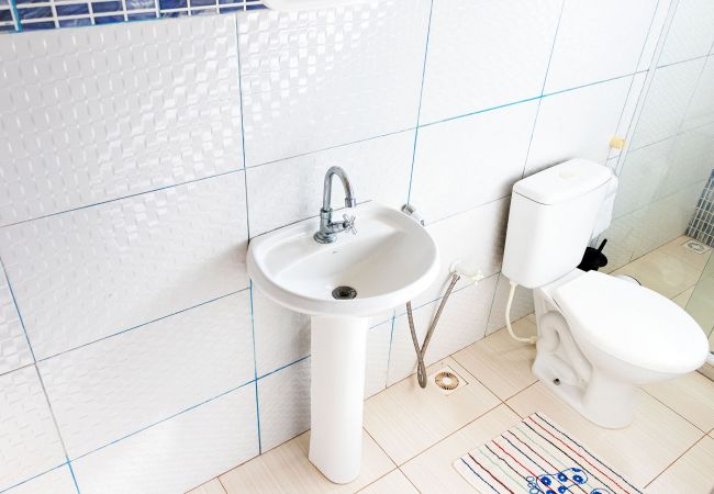 Casa em Camaçari - Casa com Churrasqueira e Piscina em Camaçari/BA Casa em Camaçari - Casa com Churrasqueira e Piscina em Camaçari/BA