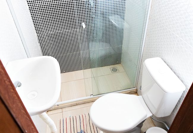 Casa em Camaçari - Casa com Churrasqueira e Piscina em Camaçari/BA Casa em Camaçari - Casa com Churrasqueira e Piscina em Camaçari/BA