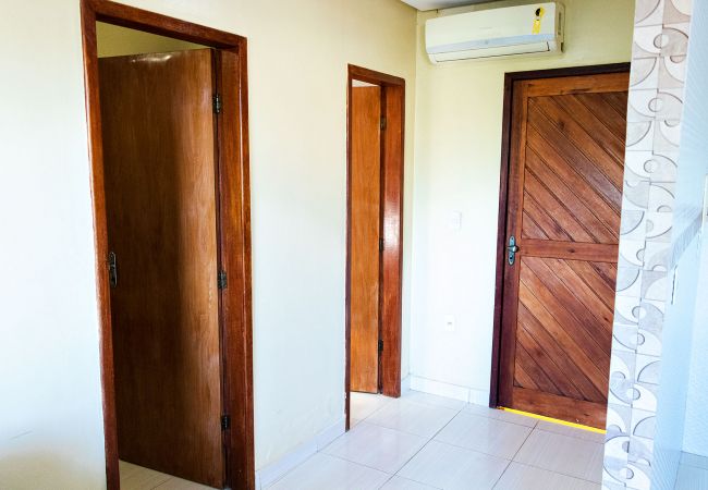 Casa em Camaçari - Casa com Churrasqueira e Piscina em Camaçari/BA Casa em Camaçari - Casa com Churrasqueira e Piscina em Camaçari/BA