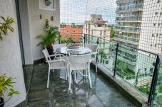 Apartamento em Guarujá - Cobertura com área gourmet e bela vista na Enseada