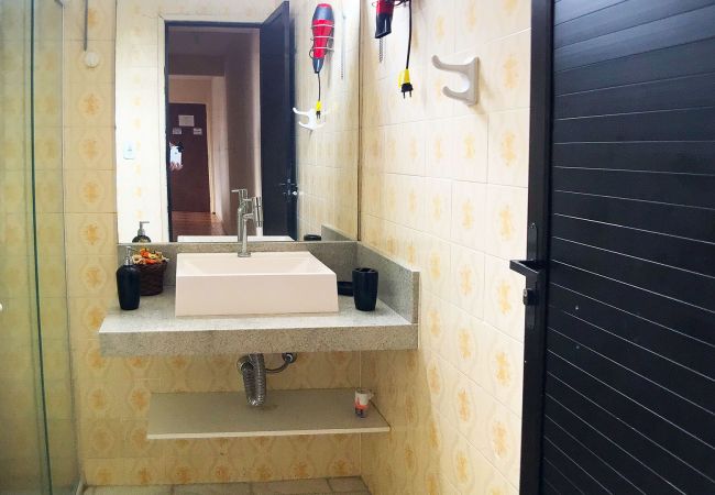 Apartamento em Cabo Frio - Apto com Wi-Fi a 5 min do mar em Cabo Frio/RJ Apartamento em Cabo Frio - Apto com Wi-Fi a 5 min do mar em Cabo Frio/RJ