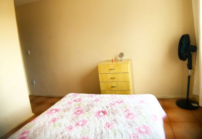 Apartamento em Cabo Frio - Apto com Wi-Fi a 5 min do mar em Cabo Frio/RJ Apartamento em Cabo Frio - Apto com Wi-Fi a 5 min do mar em Cabo Frio/RJ