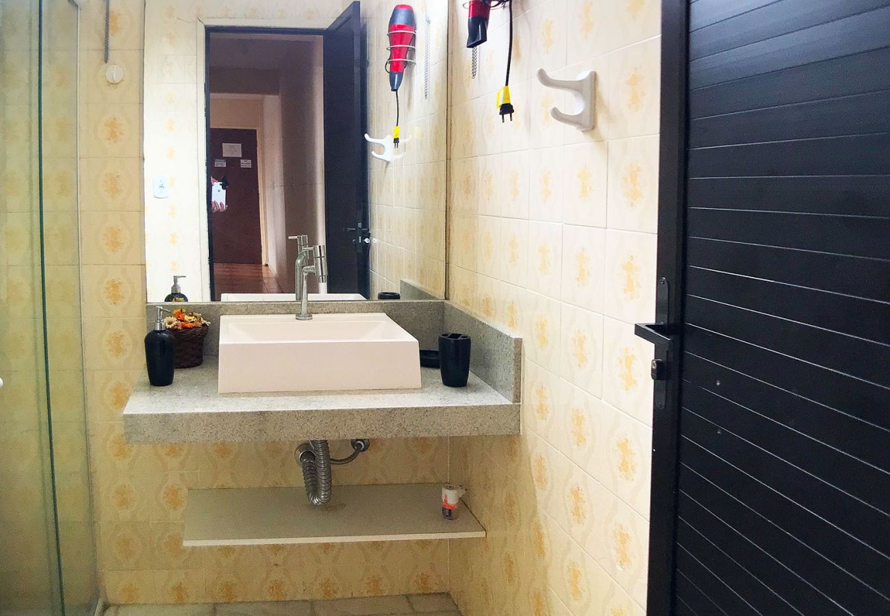 Apartamento em Cabo Frio - Apto com Wi-Fi a 5 min do mar em Cabo Frio/RJ Apartamento em Cabo Frio - Apto com Wi-Fi a 5 min do mar em Cabo Frio/RJ