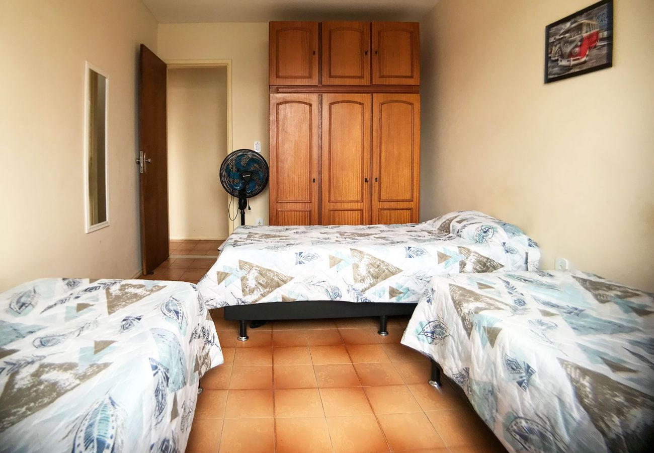 Apartamento em Cabo Frio - Apto com Wi-Fi a 5 min do mar em Cabo Frio/RJ Apartamento em Cabo Frio - Apto com Wi-Fi a 5 min do mar em Cabo Frio/RJ