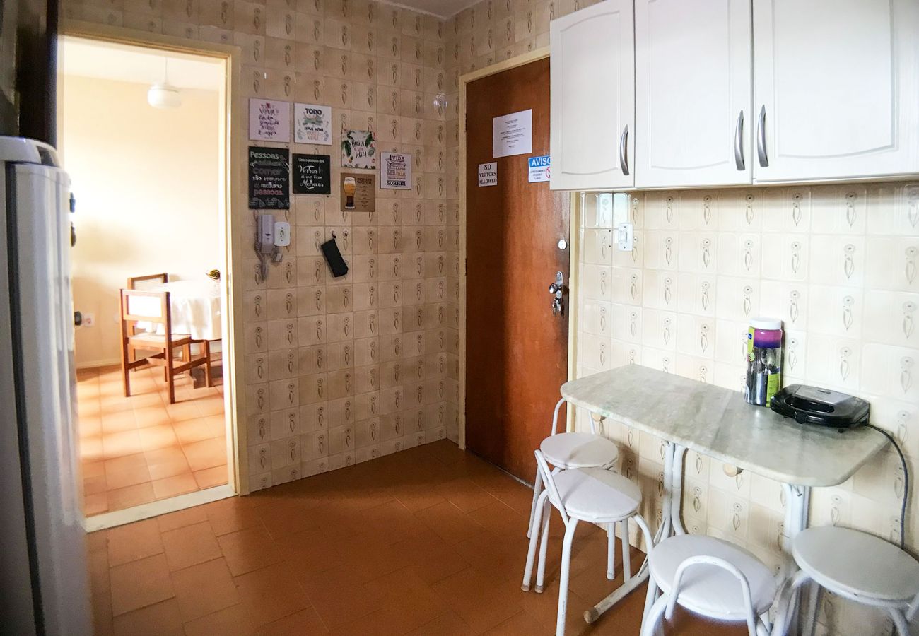 Apartamento em Cabo Frio - Apto com Wi-Fi a 5 min do mar em Cabo Frio/RJ Apartamento em Cabo Frio - Apto com Wi-Fi a 5 min do mar em Cabo Frio/RJ