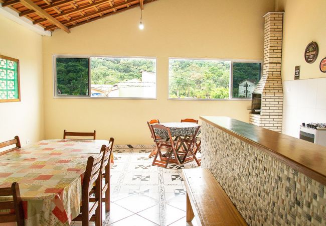 Casa em Ubatuba - Incrível casa com churrasqueira em Ubatuba/SP Casa em Ubatuba - Incrível casa com churrasqueira em Ubatuba/SP