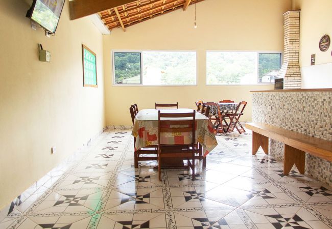 Casa em Ubatuba - Incrível casa com churrasqueira em Ubatuba/SP Casa em Ubatuba - Incrível casa com churrasqueira em Ubatuba/SP