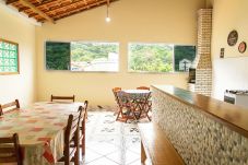Casa em Ubatuba - Incrível casa com churrasqueira em Maranduba/SP